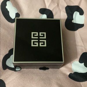 Givenchy powder